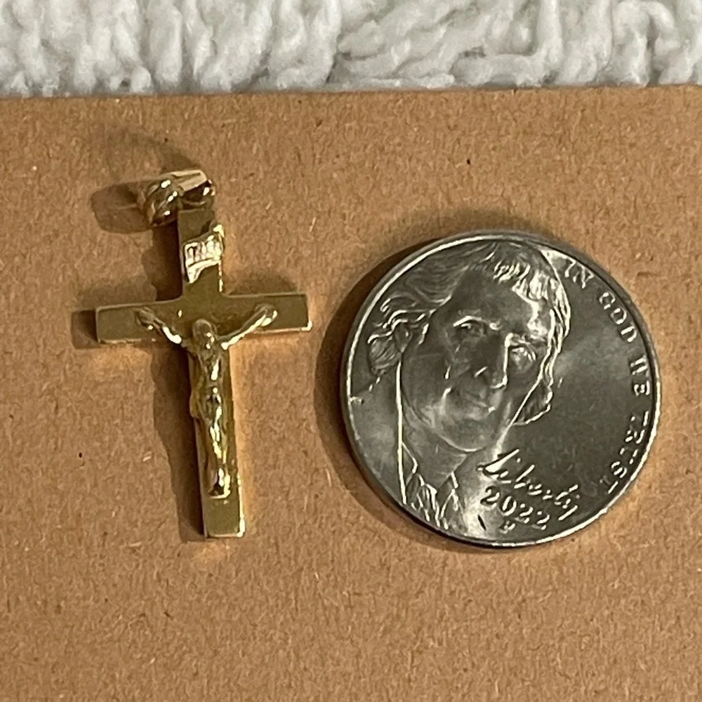 Gold Crucifix Pendant Necklace - Women Jewelry - Picture 3 of 6
